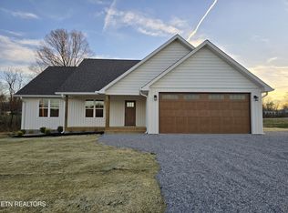 214 Hemlock Springs Dr, Helenwood, TN 37755