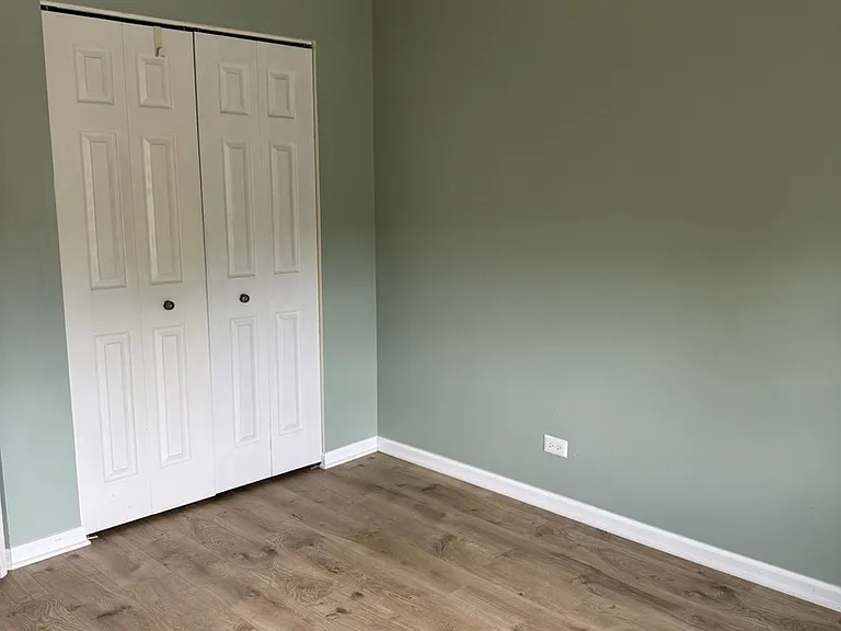2404 Kenmore Ct — Photo 21