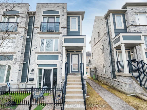 60 Fairwood Cir #28, Brampton, ON L6R 0Y6