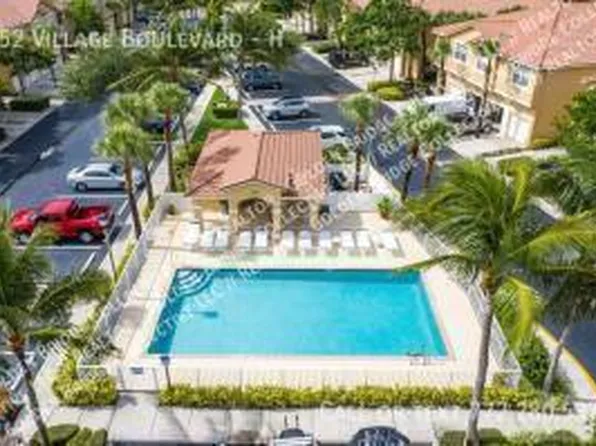 152 Village Blvd APT H, Tequesta, FL 33469