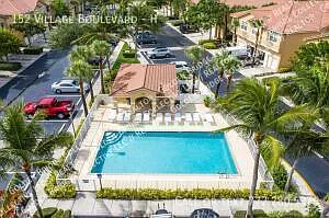 152 Village Blvd #H Photo 1