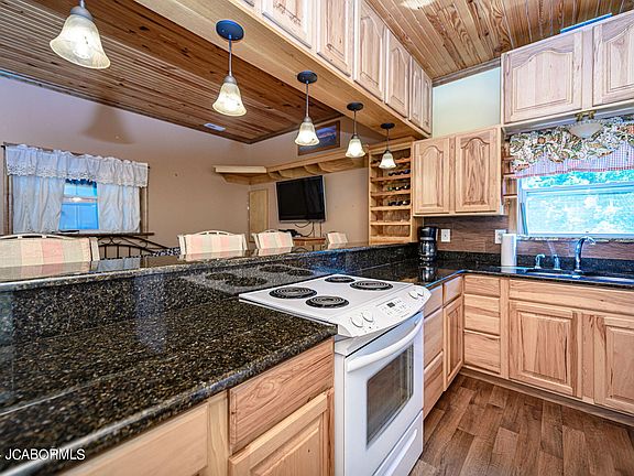 5th image of 571 Saint Francis Ln