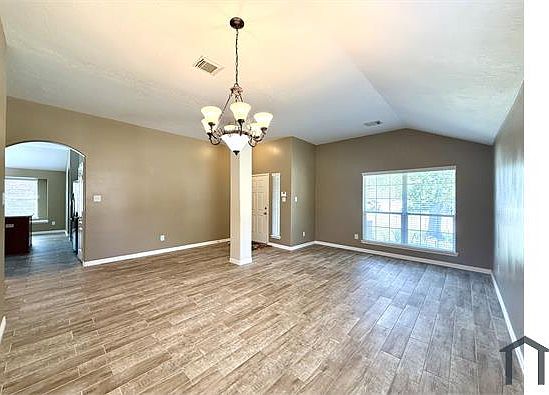 5th image of 10022 Driftwood Park Dr