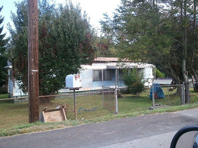 2nd image of 119 Neal St