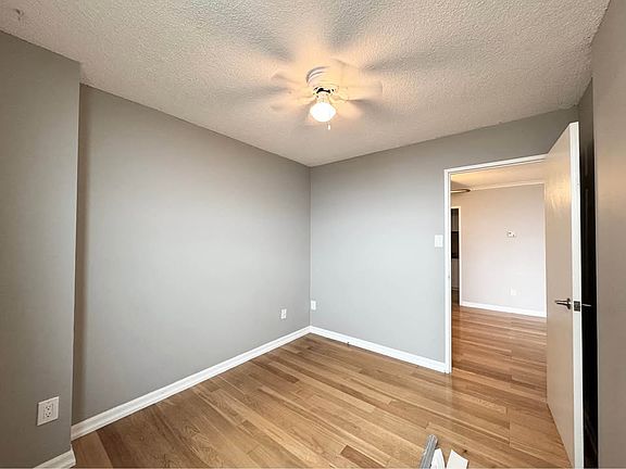 5th image of 2929 Aquitaine Ave #0