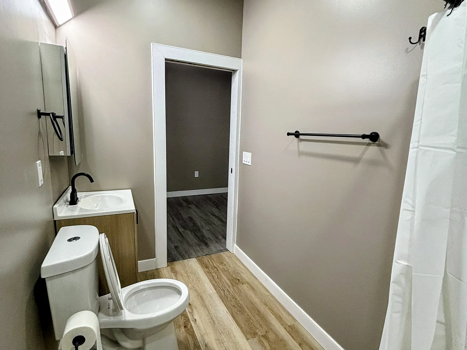 2 bed, 1100 sqft, $2,825 — Photo 3