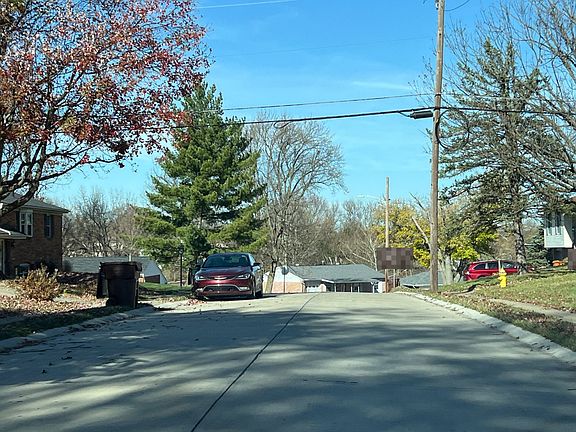 5th image of 139 Berkley Dr