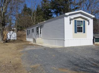 36 Edgewood Dr, Selkirk, NY 12158