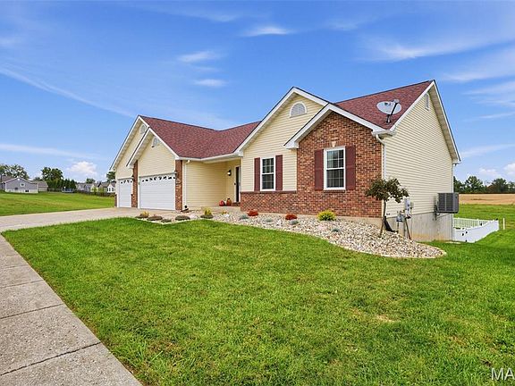 3rd image of 312 Waggoner Blvd