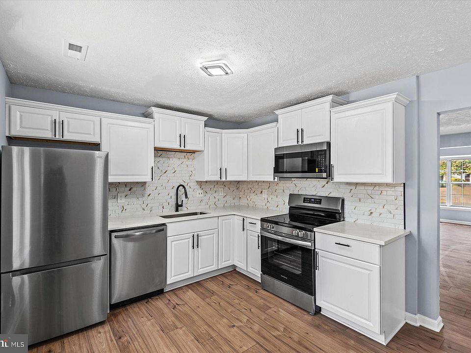 1st image of 202 Blueridge Ct