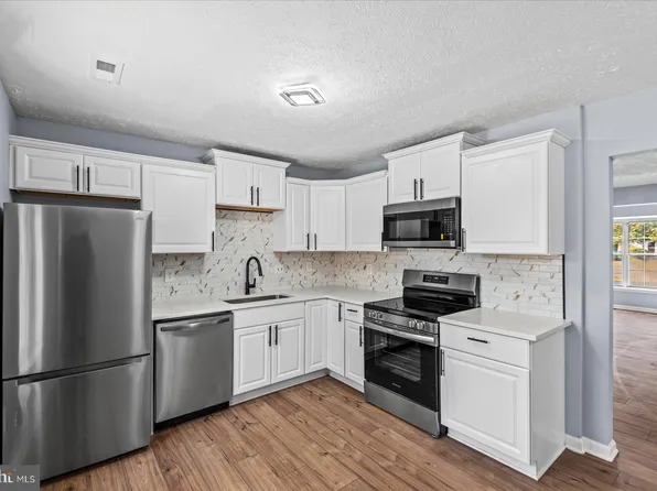 202 Blueridge Ct, Stafford, VA 22554