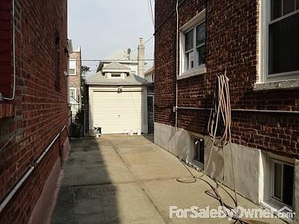 2nd image of 1422 E 48th St