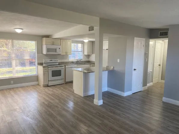 1503 Hampton Rd, Leesburg, FL 34748