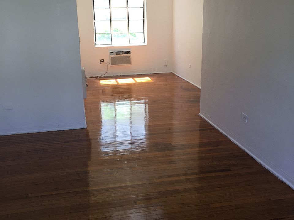 1st image of 1143 Marseille Dr APT 1