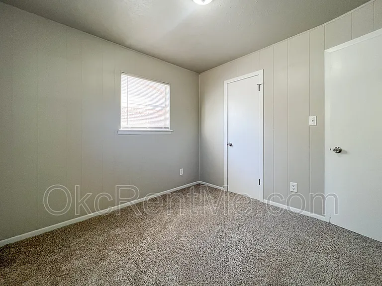 1900 N Mitchell Dr — Photo 25