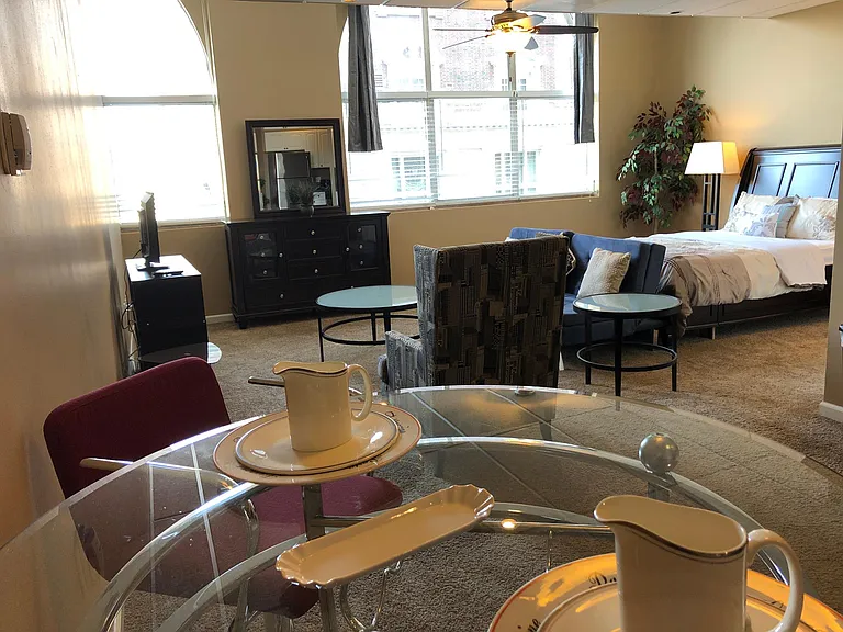 Gallery 400 — Photo 12