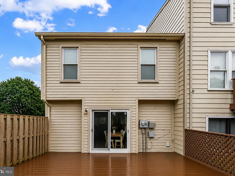 7302 Rokeby Dr — Photo 32