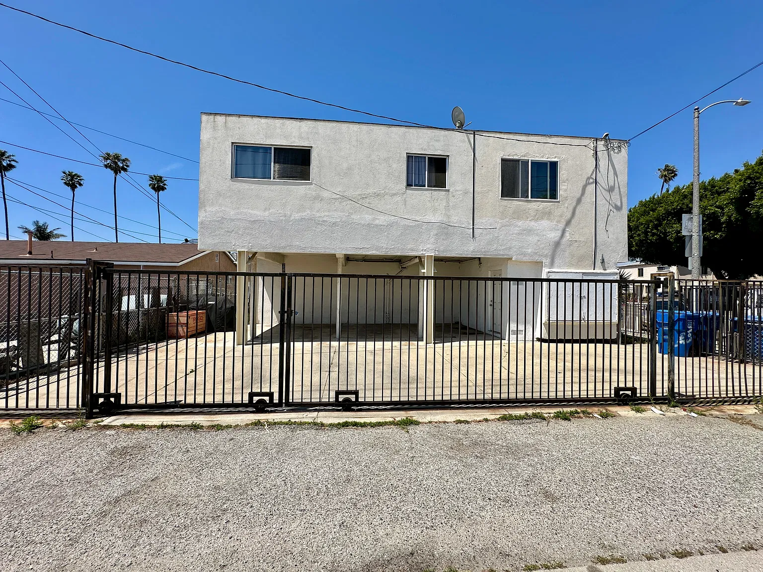 2 bed, 1.0 bath, 900 sqft, $2,150 — Photo 2