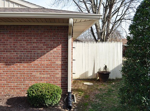 2nd image of 3011 Sterling Ct