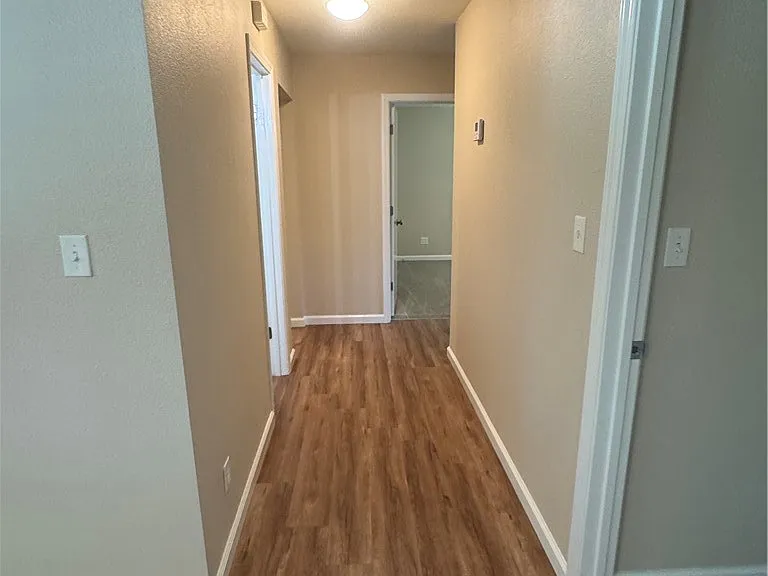2100 Kennedy Ave — Photo 17