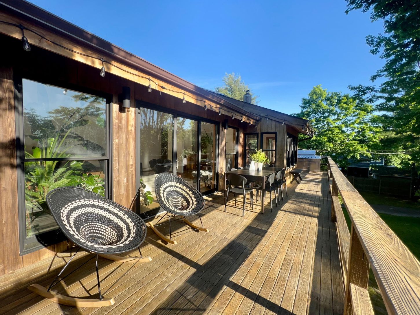 2nd Level Deck & Grill