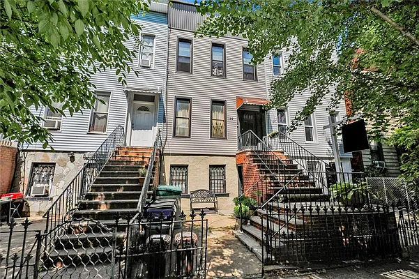 22 Roosevelt Place 