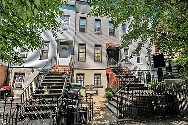 22 Roosevelt Place