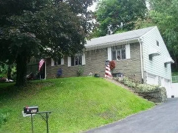 930 Vallamont Dr, Williamsport, PA 17701