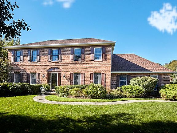2nd image of 536 Beaumont Cir
