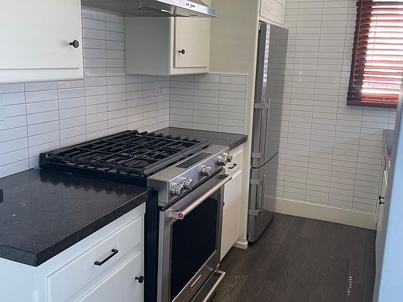 4th image of 5577 E Ocean Blvd
