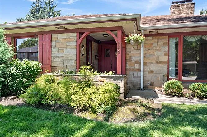 3 bed, 1887 sqft, $3,500 — Photo 2