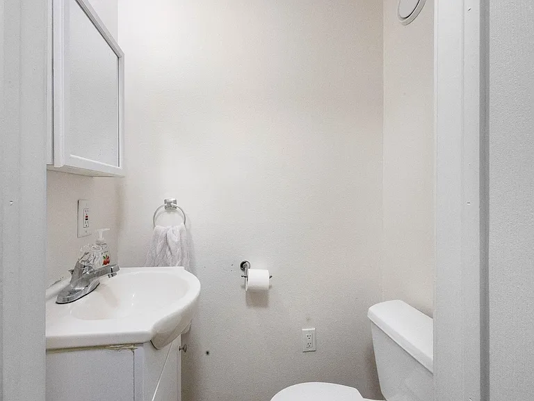 347 Johnston Ave — Photo 19