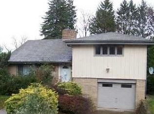 1121 Sunrise Dr, Pittsburgh, PA