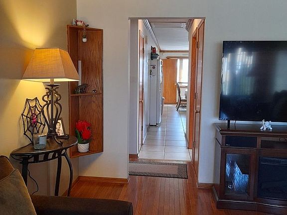 5th image of 6951 S Karlov Ave