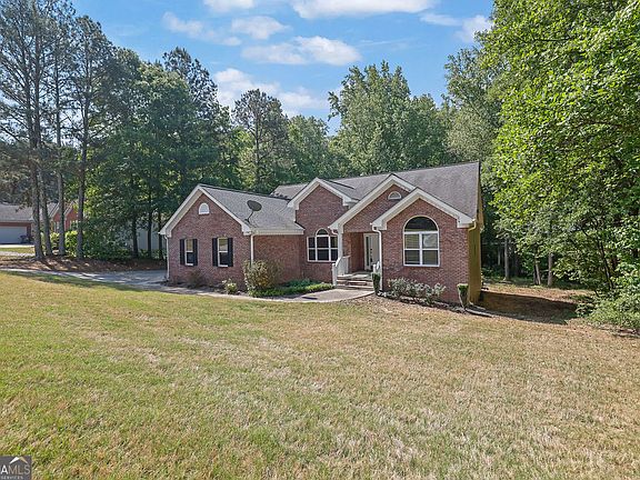 2nd image of 2465 Chandler Rd