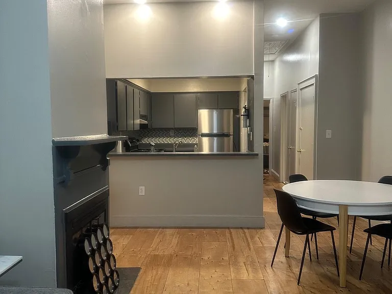 534 E Gaston St #B — Photo 2