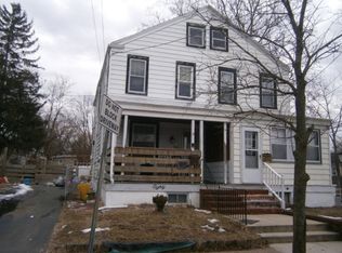 80 New Cedar Ln, Hamilton, NJ 08610