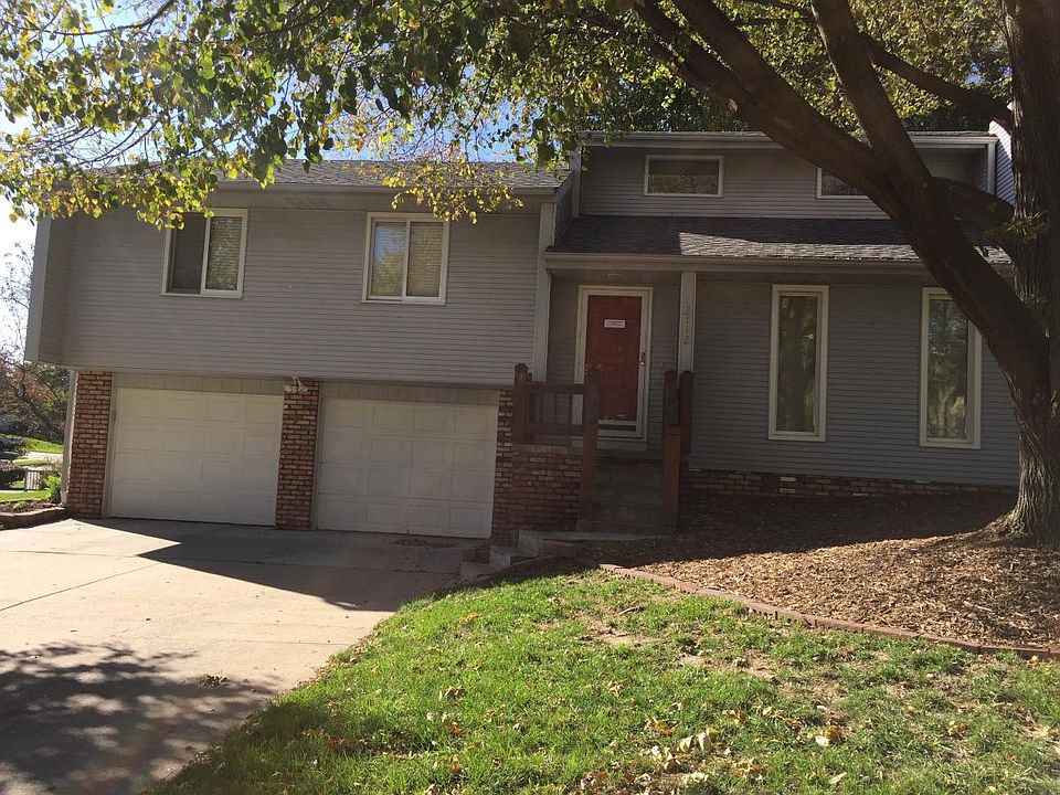 1st image of 2112 N 122nd Cir