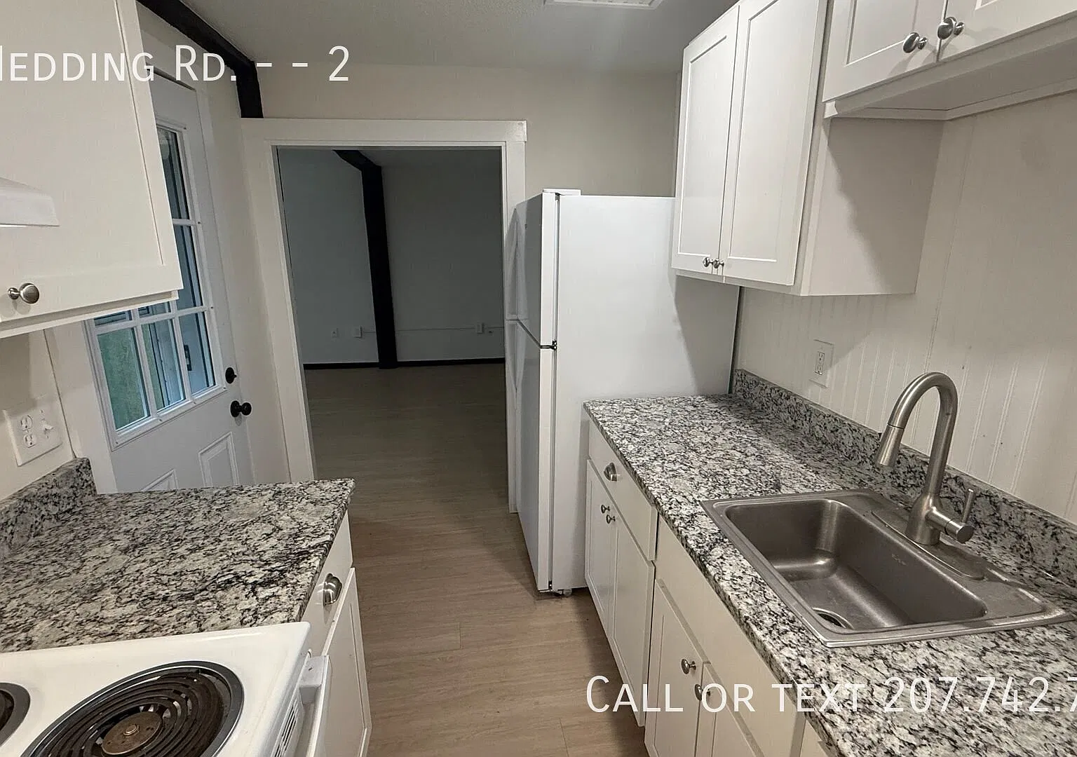 Nicely Renovated Studio in Country Setting with Hot Water and Electricity Included! — Photo 3