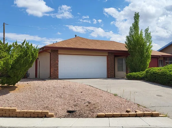 203 Cactus Rd, Gallup, NM 87301