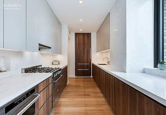 3rd image of 360 E 89th St #14B