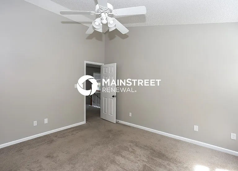 1325 Crestfield Dr — Photo 8