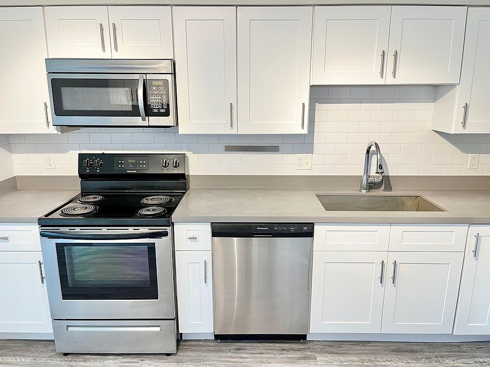 1st image of 4760 N 28th St #25