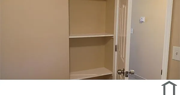 2 bed, 800 sqft, $2,700 — Photo 3