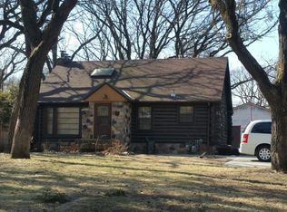 8312 Red Oak Dr, Moundsview, MN 55112