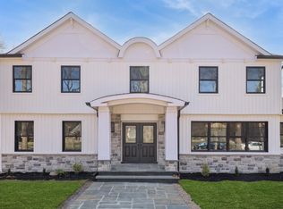 45 Belvedere Dr, Syosset, NY 11791