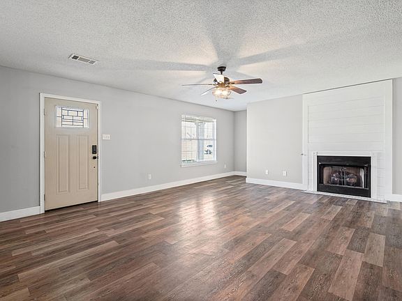 5th image of 511 Rae Dr E