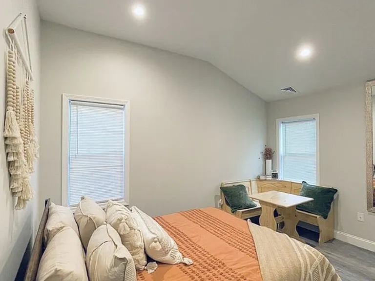 26 Crescent St #26 — Photo 13