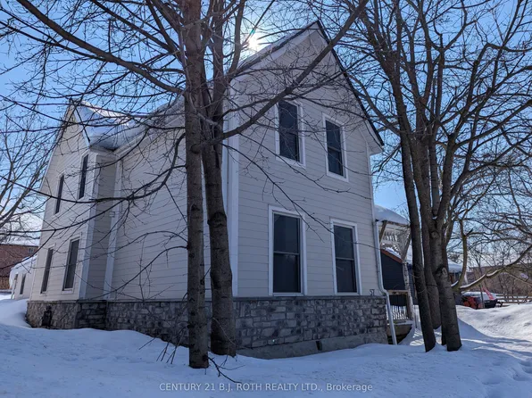 57 Penetang St, Barrie, ON L4M 1V5