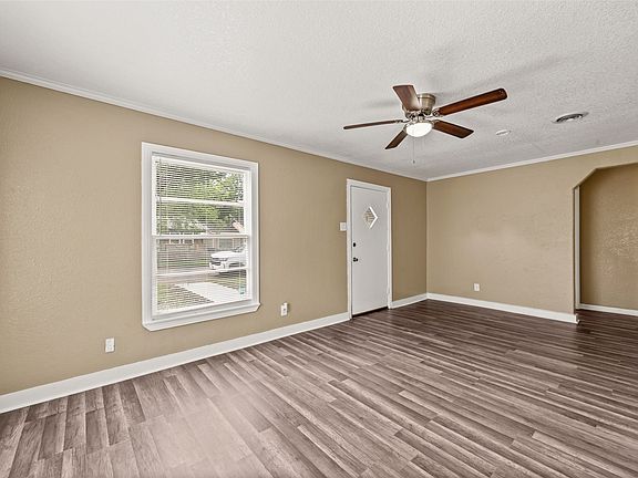 4th image of 3623 Windsor Ave
